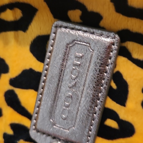 Coach Hang Tag Set - Picture 3 of 4